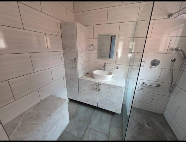 5 BEDROOM HOUSE FOR SALE IN SINOVILLE